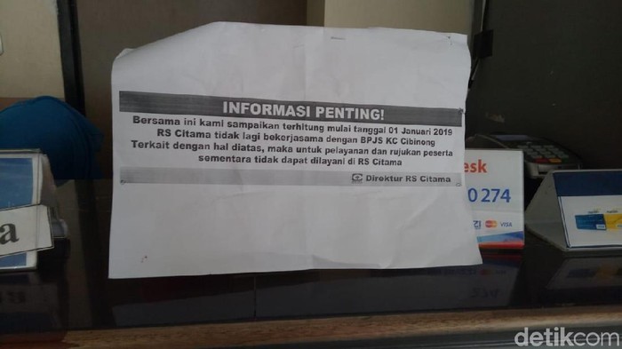 Pengumuman RS CItama Bogor untuk sementara tidak layani pasien BPJS. Foto: Kireina S. Cahyani/detikHealth Pengumuman RS CItama Bogor untuk sementara tidak layani pasien BPJS. Foto: Kireina S. Cahyani/detikHealth