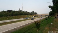 Beberapa hari yang lalu Tim detikFinance menjajal jalur Tol Trans Jawa dari Jakarta hingga Semarang. Sebagian besar memang masih berupa jalan beton. Salah satunya adalah tol Cikopo-Palimanan (Cipali).Foto: Isal Mawardi/detikcom