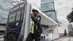 Eh, Ada Kereta MRT Jakarta Parkir di Trotoar Sudirman