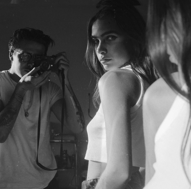 She looks just like Victoria, atau For a minute I really did think it was victoria wahh, komentar beberapa netizen yang melihat kemiripan Hana dan ibu Brooklyn. Foto: Dok. Instagram @hanacross