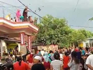 Video Viral Sebar Duit Ternyata Warga Sidoarjo, ini Kisahnya