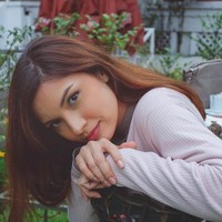 Inilah Dr Marjan Nassiri. Dr Marjan, seperti dikutip FHM, sempat viral beberapa waktu lalu, karena kerap mengunggah foto selfie yang bikin pria salah fokus. Mereka bukannya membicarakan profesinya sebagai dokter gigi, melainkan membahas kecantikannya. Foto: Dok. Instagram @marjpotato