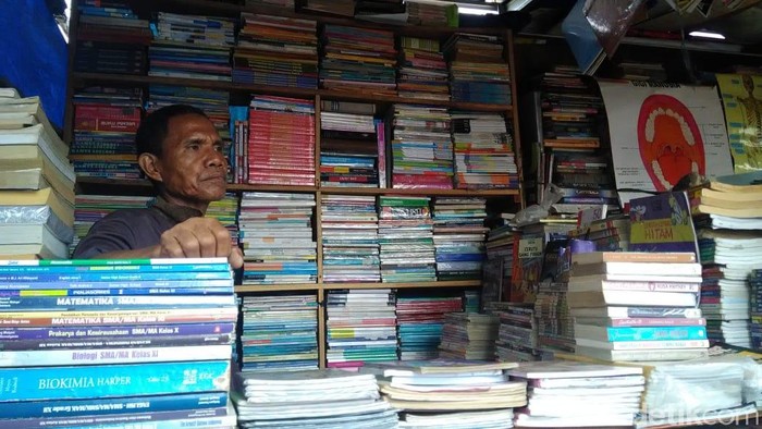 Pedagang Buku Di Kwitang Dan Senen Bertahan Di Era Online
