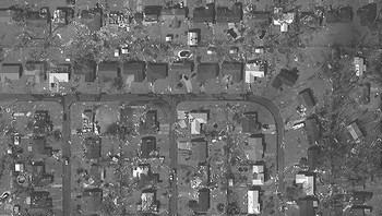 Sedangkan ini pascabadai besar yang menerjang AS yang merusak perumahan di sana. Foto: Digital Globe