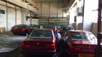Dilansir motor1, mobil-mobil ini dibeli untuk digunakan sebagai mobil rental pada awal 1990-an, tetapi karena alasan yang tidak diketahui mobil ini tidak pernah mendapatkan plat nomor agar legal digunakan di jalan. Foto: Motor1