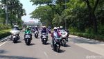Gaya Menhub Nyetir Motor Konvoi Bareng Ojol di Pulogebang