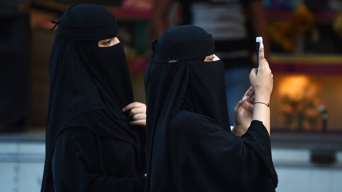 Perempuan Saudi akan Dapat Konfirmasi Perceraian melalui Pesan Teks
