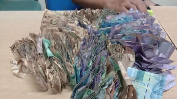 bukti uang milik gelandangan yang diamankan di Pasar Reco