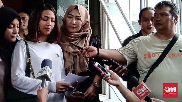 Vanessa Angel meminta maaf setelah tersangkut kasus prostitusi artis.