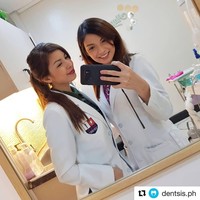 Dr Marjan sampai dijuluki sebagai salah satu dokter gigi tercantik di negerinya, Filipina. Sehari-harinya, dokter cantik yang baru saja berulang tahun ke-29 ini praktek dokter gigi di sebuah klinik di Manila, Filipina bersama saudara perempuannya yang juga dokter gigi. Mereka membuka klinik bernama Dentsis yang merupakan kependekan dari Dentist Sisters. Foto: Dok. Instagram @marjpotato