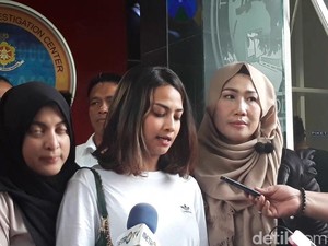 Usai Diperiksa 25 Jam, Vanessa Angel Kini Sedang Istirahat