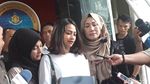 Berwajah Sedih, Vanessa Angel Keluar dari Polda Jatim