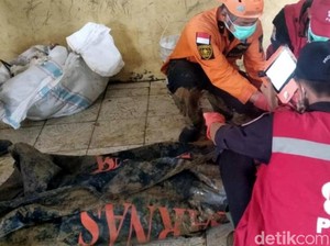 Relawan PMI Bantu Identifikasi Korban Longsor Kampung Adat