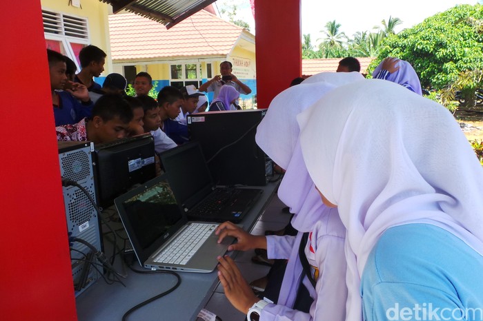 Ilustrasi internet di sekolah. Foto: Rachmatunnisa/detikINET Ilustrasi internet di sekolah. Foto: Rachmatunnisa/detikINET
