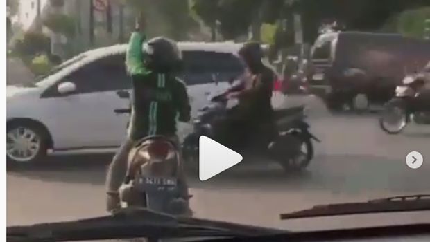 Keren, Para Driver Grab Berhati Mulia Ini Patut Dicontoh 