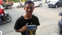 Masih Ada Anak Muda yang Pilih Cara Offline Cari Buku di Kwitang