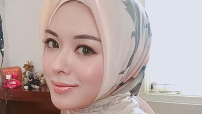 Adu Gaya Hijabers Cantik dari Korea, Ayana Moon dan Kim Miso