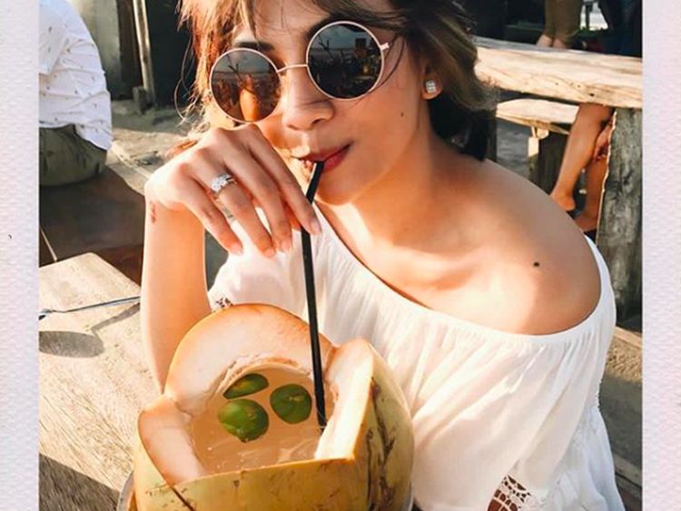 Tiup Kue Ultah dan Makan Bareng, Momen Vanessa Angel dan Kekasih