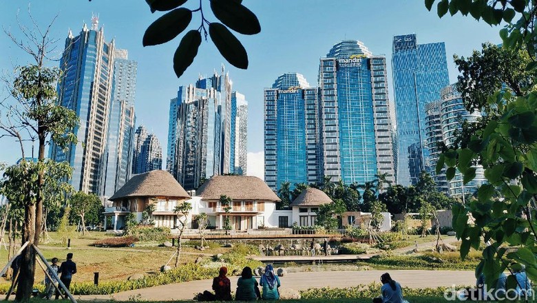 Menikmati Akhir Pekan Di Hutan Kota Gelora Bung Karno Foto 5