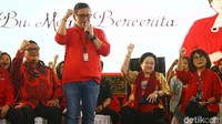 Sekjen PDIP Hasto Kristiyanto yang juga hadir di acara tersebut berharap dialog kaum milenial dengan Megawati bisa menjadi pendidikan politik bagi generasi muda. 