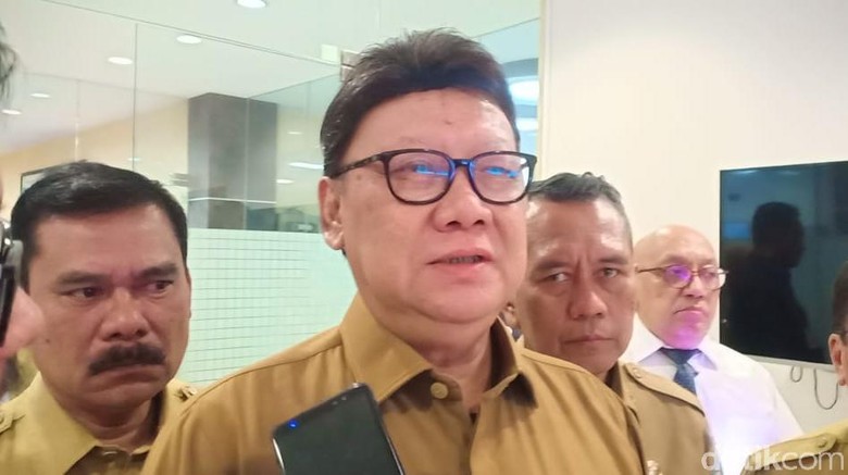 Mendagri Tunggu Bawaslu soal Bupati Kuningan Kutuk Kades Tak Pro-Jokowi Mendagri Tunggu Bawaslu soal Bupati Kuningan Kutuk Kades Tak Pro-Jokowi