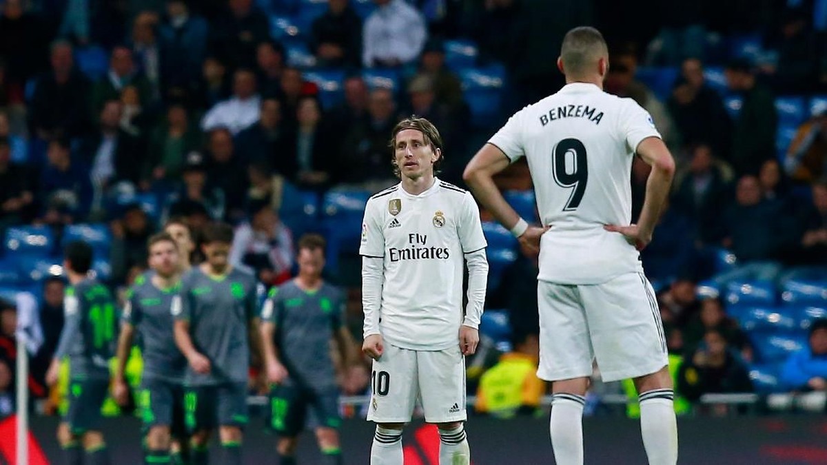 Luka Modric mengakui bahwa Real Madrid menurun di musim ini. (Foto: Gonzalo Arroyo Moreno/Getty Images)