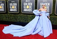 Penampilan Lady Gaga di Golden Globes 2019.