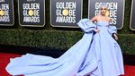 Lady Gaga Dihujani Ciuman di  Golden Globe 2019