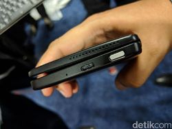 Melihat Cosmo Communicator yang Mirip Ponsel Legendaris Nokia