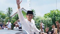 Sandiaga mengawali kegiatannya di Banten pada Minggu (7/1) siang dengan menghadiri milad Pondok Pesantren Al-Mubarok di Banten. (Foto: Dok. Instagram Sandiaga Uno)