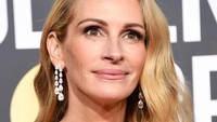 Di usia yang menginjak 51 tahun, Julia tetap cantik menawan. Frazer Harrison/Getty Images