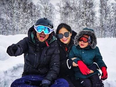 Asyiknya Liburan Rafathar ke Jepang, Main Salju Sampai Pipi Beku