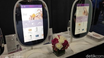 Cermin pintar yang dapat memonitor bermanfaat tidak perawatan wajah yang dipakai pengguna. Foto: detikINET/Adi Fida Rahman