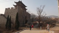 Inilah The Great Wall of Qi, tembok besar China berumur paling tua. Berbeda dengan Tembok Besar di Beijing, The Great Wall of Qi justru hampir tidak menarik. (Bonauli/detikTravel)