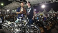 Yang unik dari Custom War 2019 adalah para builder baik lokal maupun internasional berhak memilih dan memberikan piala kepada pemenang motor kostum favorit mereka. Istimewa/Dok. NK13.