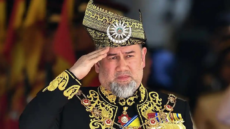Penangkapan 3 Warga yang Dituduh Hina Eks Raja Malaysia Tuai Kritik Penangkapan 3 Warga yang Dituduh Hina Eks Raja Malaysia Tuai Kritik