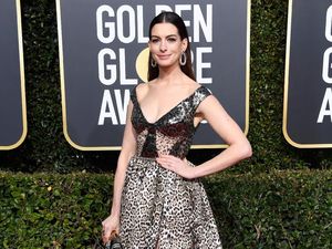 Pamer Perut Buncit, Anne Hathaway Hamil Anak ke-2