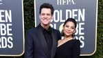 Pelukan dan Ciuman Jim Carrey kepada Kekasih Mudanya