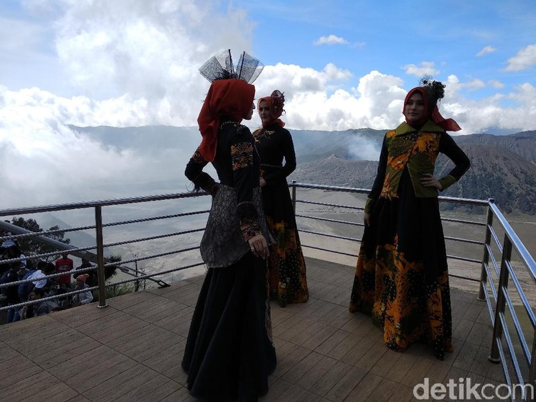  Pameran Busana Batik di Puncak Seruni Point Bikin Takjub 