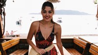 Dalam Instagram, dia sering membagikan momen travelingnya. (handemiyy/Instagram)