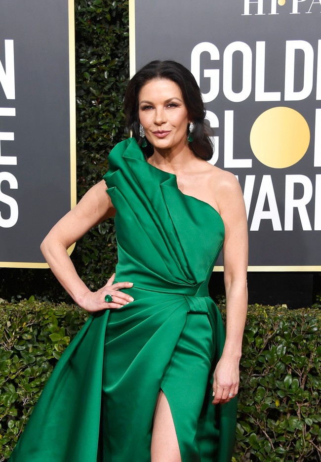 Siapa tidak kenal Catherine Zeta-Jones? Salah satu America Sweetheart yang selalu jadi idola. Foto: Jon Kopaloff/Getty Images