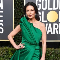 Siapa tidak kenal Catherine Zeta-Jones? Salah satu America Sweetheart yang selalu jadi idola. Foto: Jon Kopaloff/Getty Images