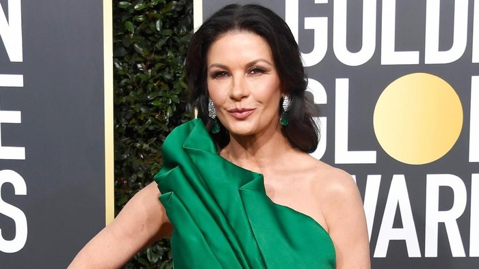 BEVERLY HILLS, CA - JANUARY 06:  Catherine Zeta-Jones attends the 76th Annual Golden Globe Awards at The Beverly Hilton Hotel on January 6, 2019 in Beverly Hills, California.  (Photo by Jon Kopaloff/Getty Images)