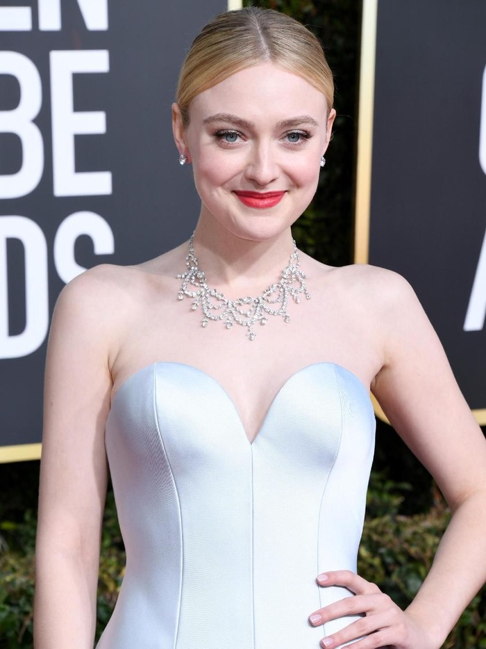 BEVERLY HILLS, CA - JANUARY 06:  Dakota Fanning attends the 76th Annual Golden Globe Awards at The Beverly Hilton Hotel on January 6, 2019 in Beverly Hills, California.  (Photo by Jon Kopaloff/Getty Images)