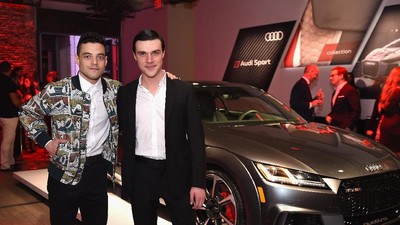 Rami Malek dan Mobil 4 Cincin