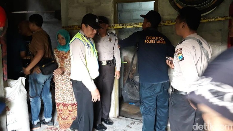 TKP Pelajar Bunuh Diri di Madiun Foto: Sugeng Harianto TKP Pelajar Bunuh Diri di Madiun Foto: Sugeng Harianto