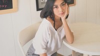 Azel dan Azaria sama-sama berprofesi sebagai model sekaligus selebgram. Bedanya, Azaria doyan hang out ke kafe kekinian. Foto: Instagram azariaavissa