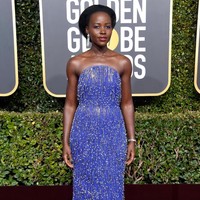 Lupita Nyongo dikenal dengan perannya dalam film Us dan Black Panther: Wakanda Forever. Aktris berdarah Kenya itu belum lama mengenalkan kekasihnya Selema Masekela kepada publik. Foto: Frazer Harrison/Getty Images