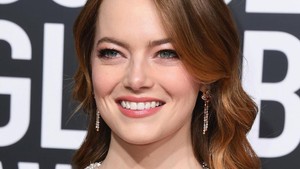 Dengan hasil pemetaan komputer yang hampir mencapai skor 100, Emma Stone semakin menegaskan statusnya sebagai ikon kecantikan modern. Foto: Getty Images