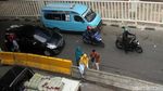 Ogah Lewat Skybridge Tanah Abang, Warga Lompati Separator